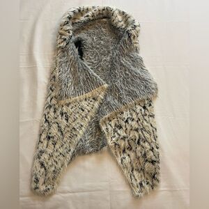 Sioni Women Black Gray Sleeveless Soft Fuzzy Asymmetrical Vest Size Small/Medium